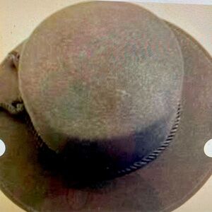 Women’s Black Felt Hat